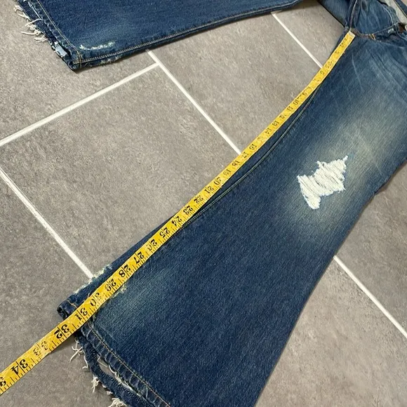 Abercrombie &amp; Fitch Madison Low-rise Flare Jeans size 6 Short