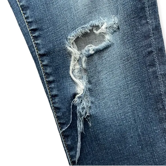AG The Stevie Destructed Ankle Slim Straight Ankle Size 27