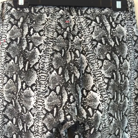 Alice   Olivia Snake Print Good High Rise Skinny Jeans 28