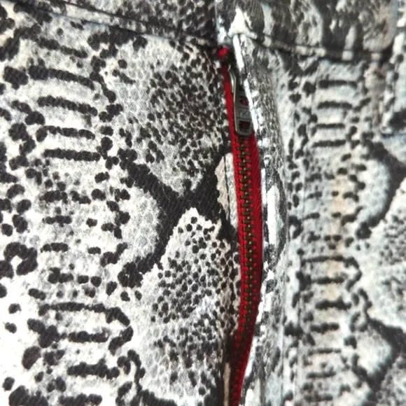 Alice   Olivia Snake Print Good High Rise Skinny Jeans 28