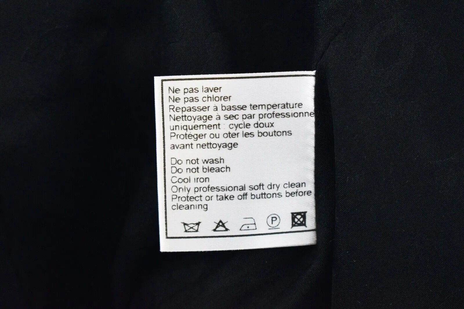 Chanel - Pearl Button Skirt Suit - Black Blazer Set - CC Zip - 4 - 36 - 2002 02A