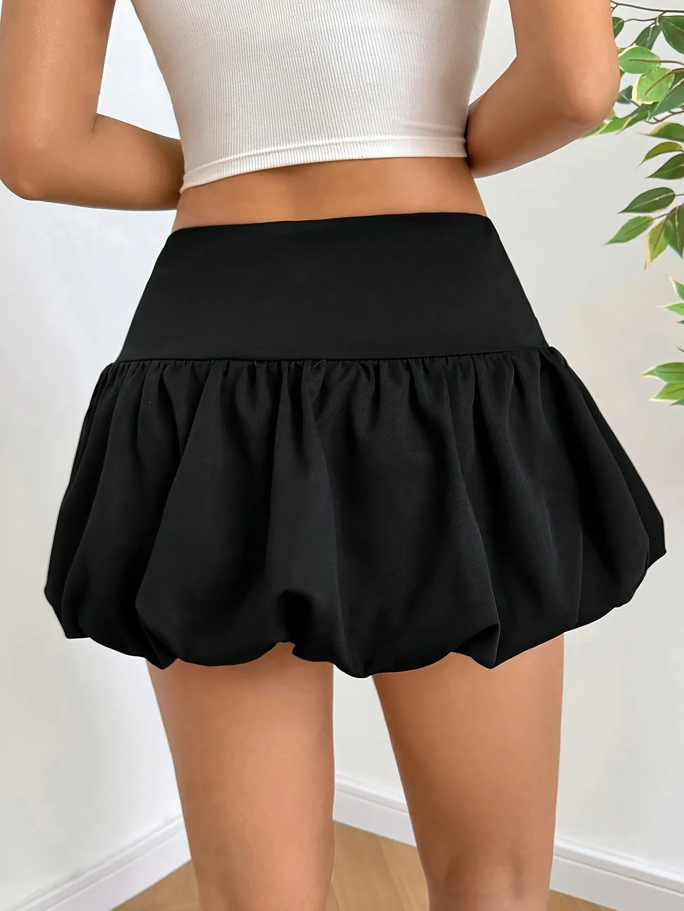 Chic and Playful High-Waisted Bubble Mini Skirt