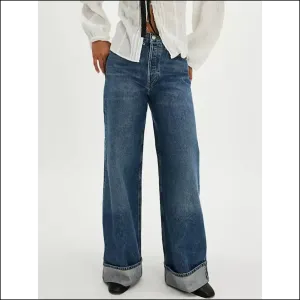 Chic Cuffed Jeans: Because your Legs Deserve a Stylish Comedy Show! 😂👖