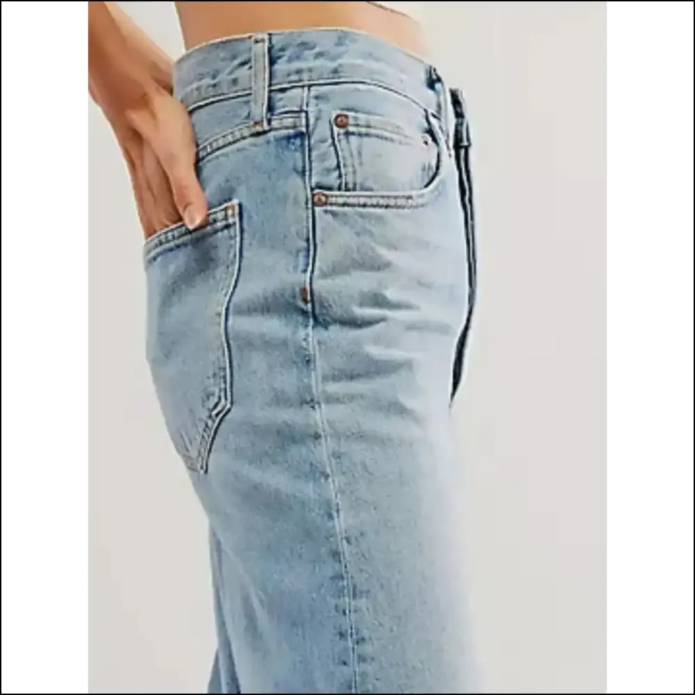 Chic Cuffed Jeans: Because your Legs Deserve a Stylish Comedy Show! 😂👖