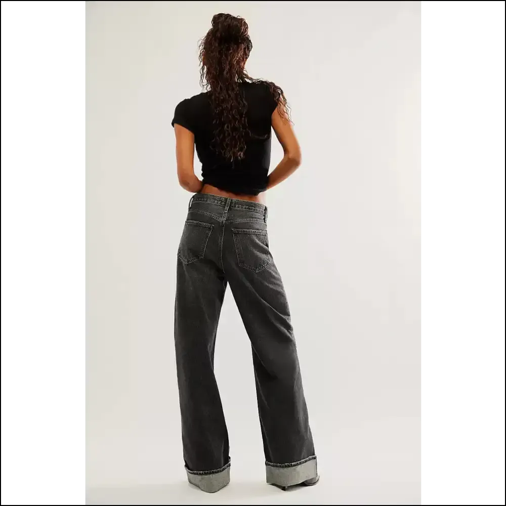 Chic Cuffed Jeans: Because your Legs Deserve a Stylish Comedy Show! 😂👖
