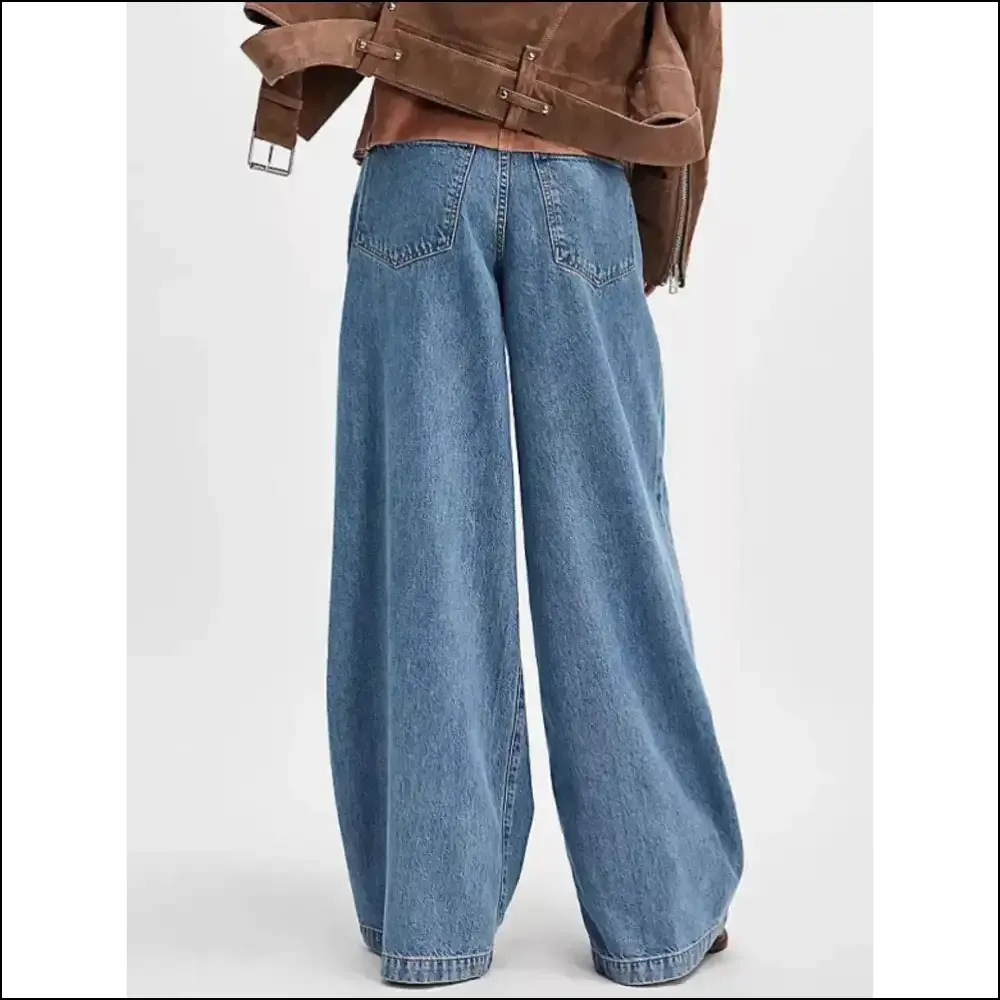 Chic Wide Leg Jeans: where Elegance Meets the Pocket Dimension 🌌✨