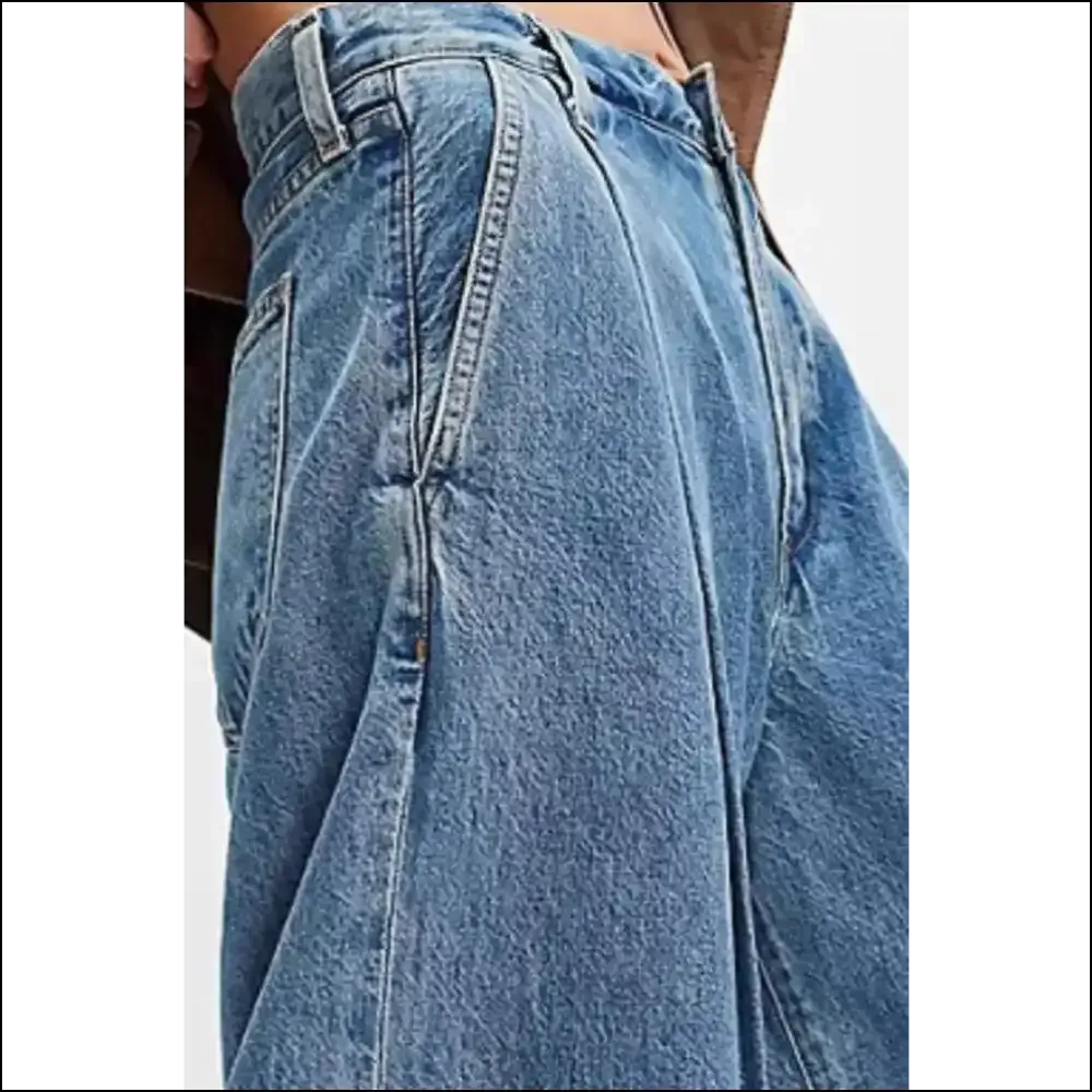 Chic Wide Leg Jeans: where Elegance Meets the Pocket Dimension 🌌✨