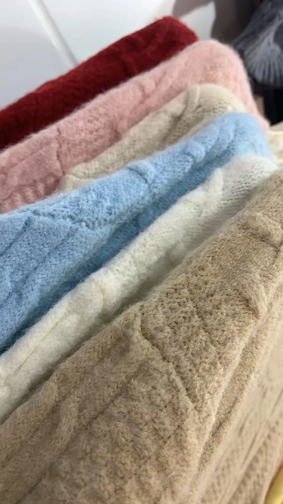 Comfortable Solid Color Round Neck Sweater for Women's Casual Wear