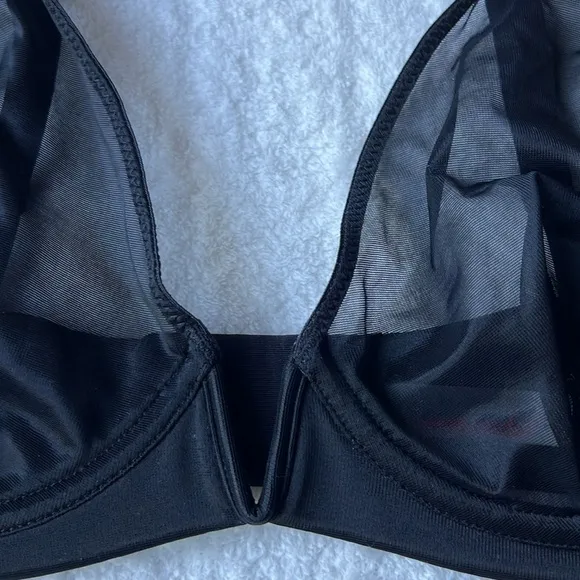Commando Chic Mesh Plunge Underwire Soft Cup Bra