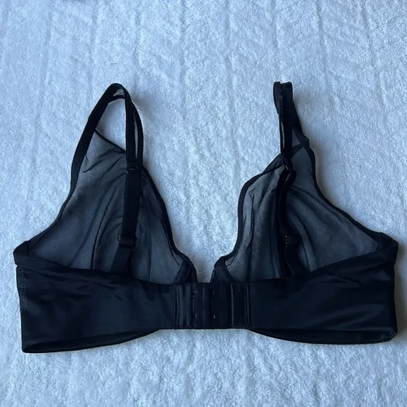 Commando Chic Mesh Plunge Underwire Soft Cup Bra