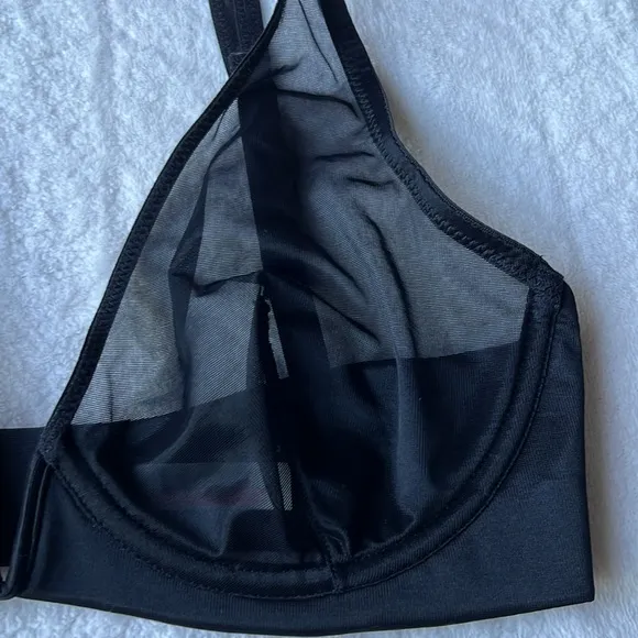 Commando Chic Mesh Plunge Underwire Soft Cup Bra