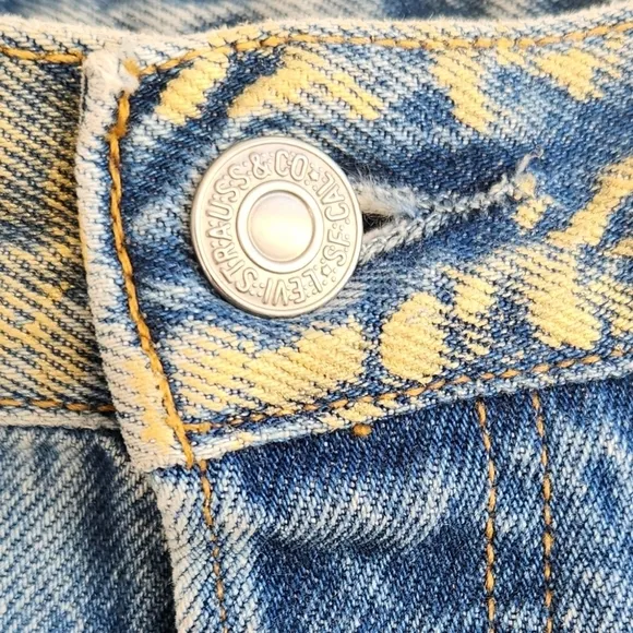 Cool vintage redone Levi's skirt by Streets‎ Ahead