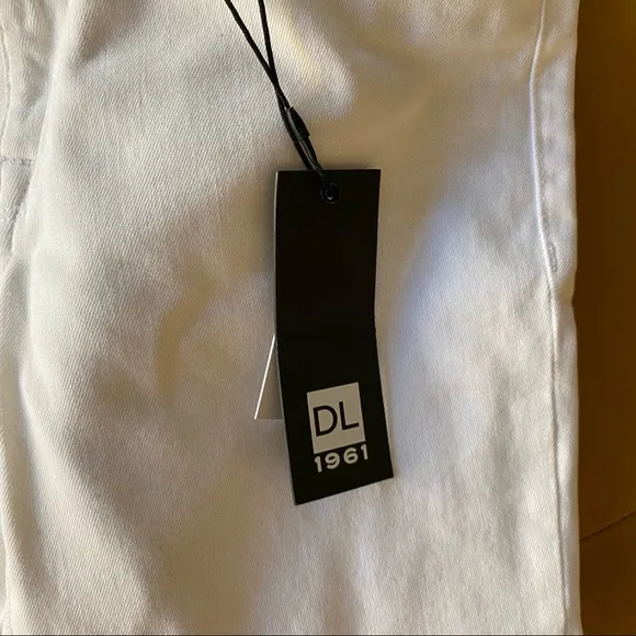 DL1961 Amanda Petite Smart Denim White Jeans Stretch Ankle Porcelain Sz 26 NWT