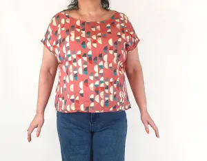 Essaye by Surface Art red print top size XXL