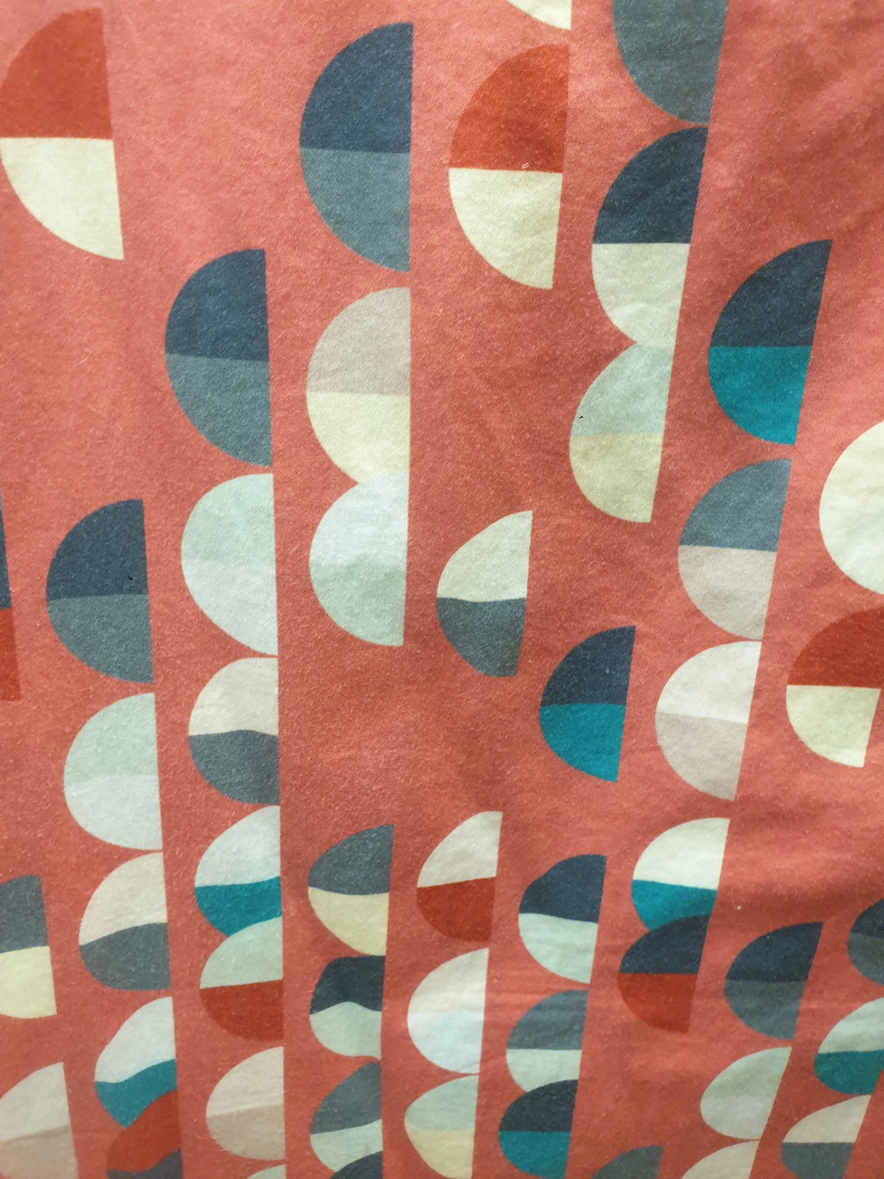 Essaye by Surface Art red print top size XXL