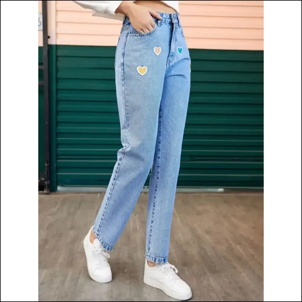 Heart Straight Leg Jeans: Confidence Never Looked this Good! 💖👖