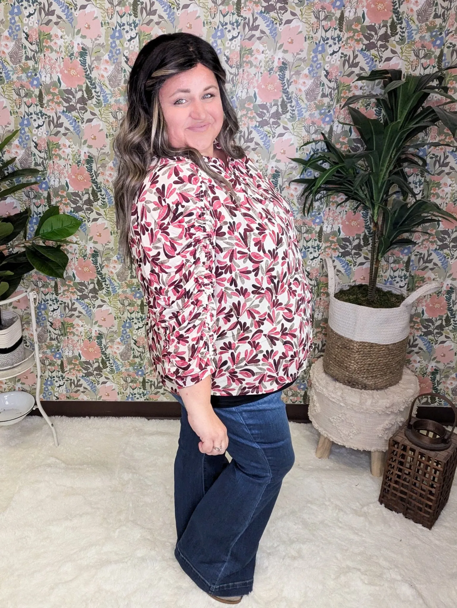 Janine Brushstroke Top w/Ruched Sleeve in Taupe Berry