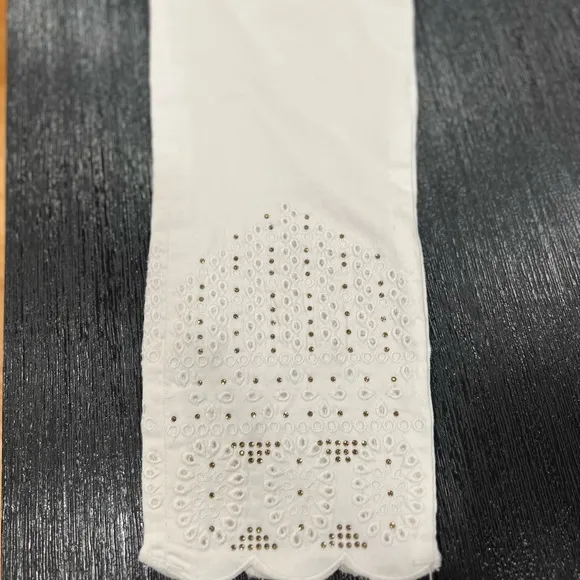 Joseph Ribkoff White Crop‎ Jeans With Gold Design On Hem Size 4