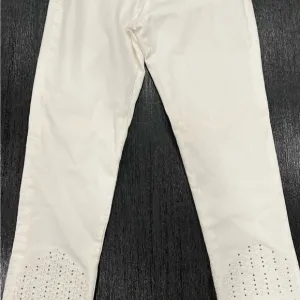 Joseph Ribkoff White Crop‎ Jeans With Gold Design On Hem Size 4
