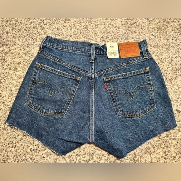 Levi’s 501 Shorts Salsa Halfway Medium Wash NWT