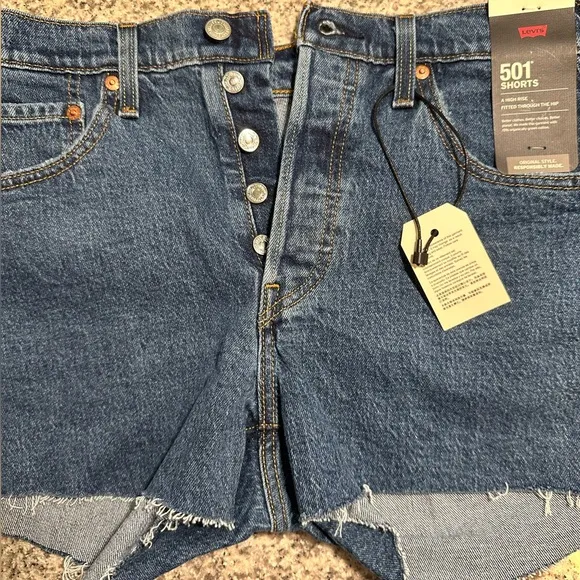 Levi’s 501 Shorts Salsa Halfway Medium Wash NWT