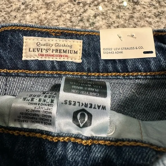Levi’s 501 Shorts Salsa Halfway Medium Wash NWT