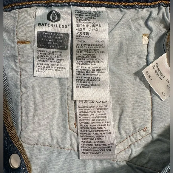 Levi’s 501 Shorts Salsa Halfway Medium Wash NWT