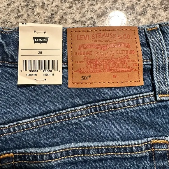 Levi’s 501 Shorts Salsa Halfway Medium Wash NWT