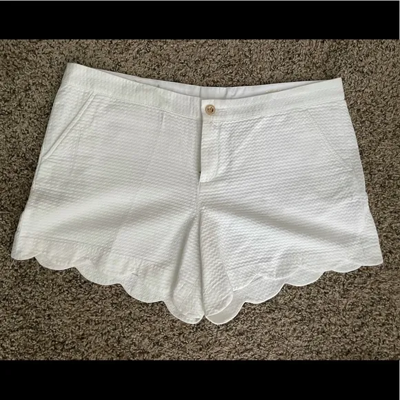 Lilly Pulitzer white scalloped shorts