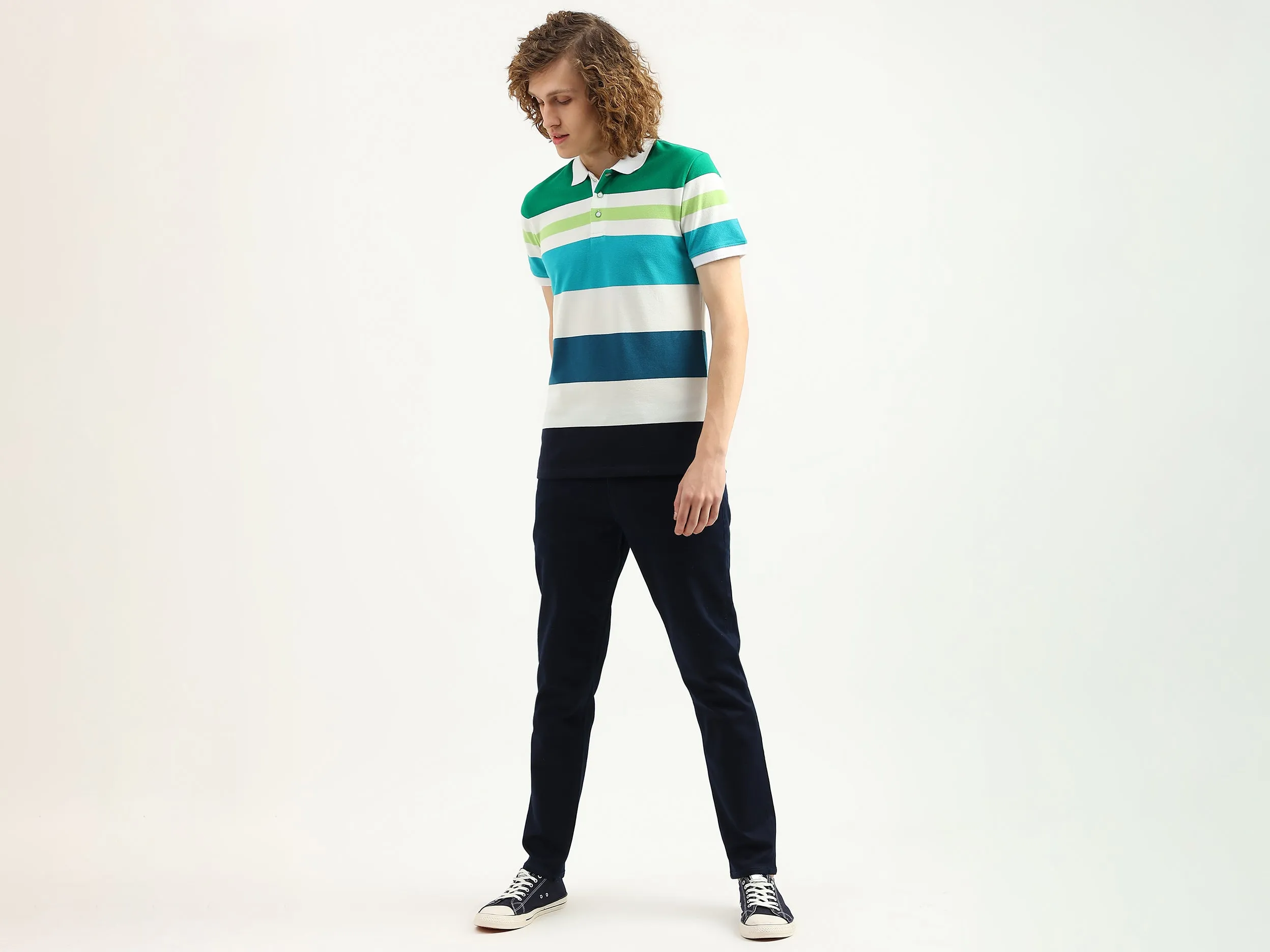 Men Solid Slim Tapered Fit Jeans