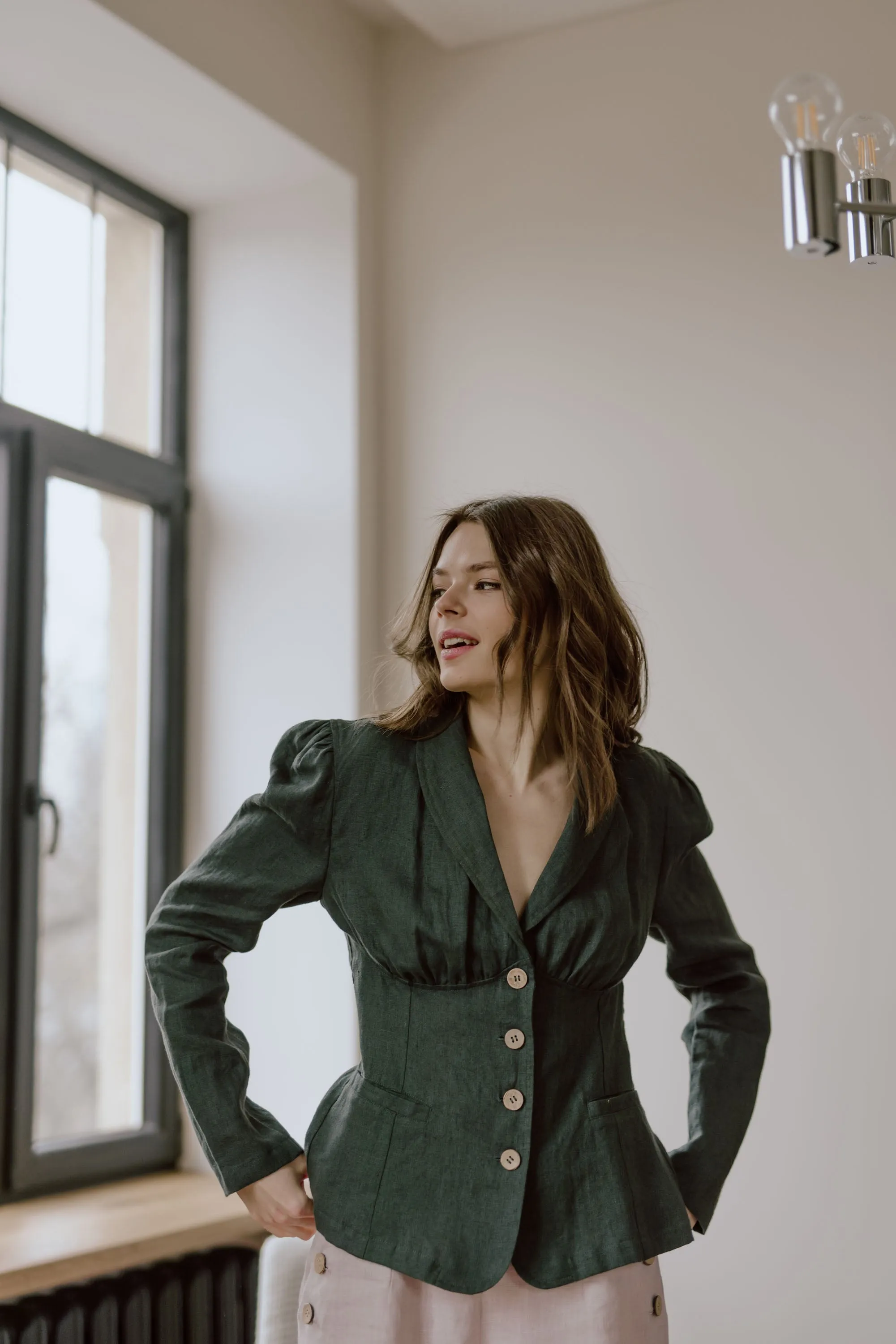 Neringa Fitted Linen Blazer