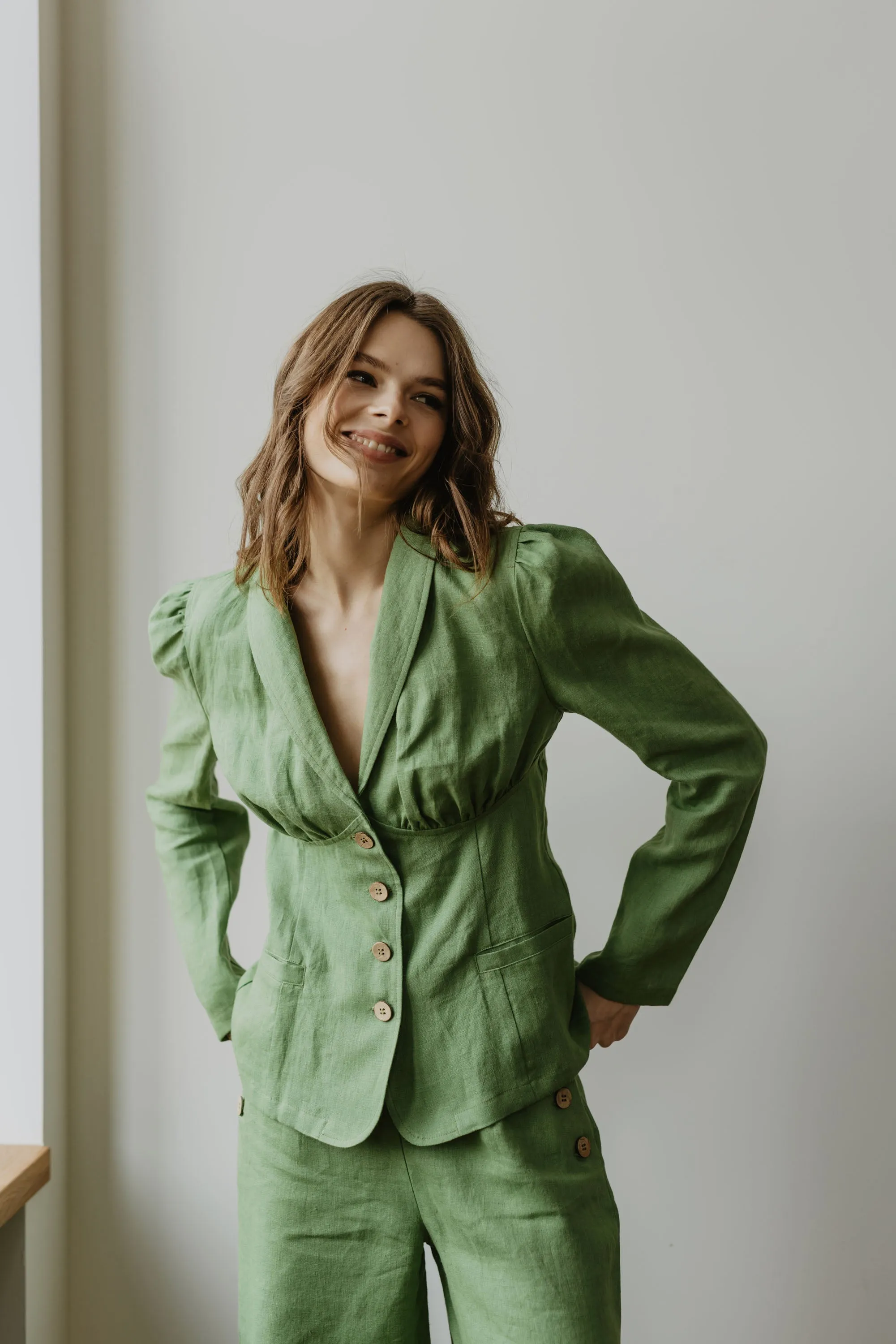 Neringa Fitted Linen Blazer