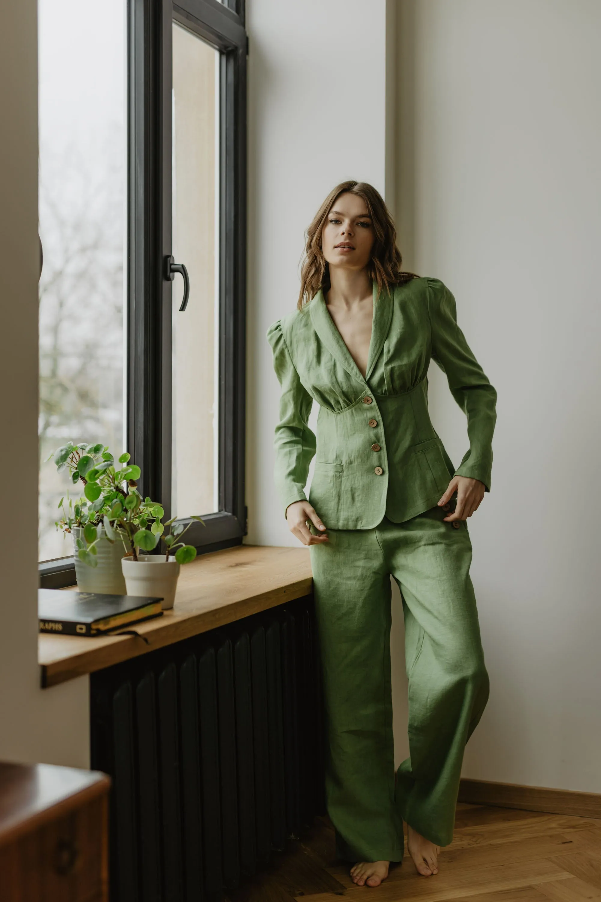 Neringa Fitted Linen Blazer