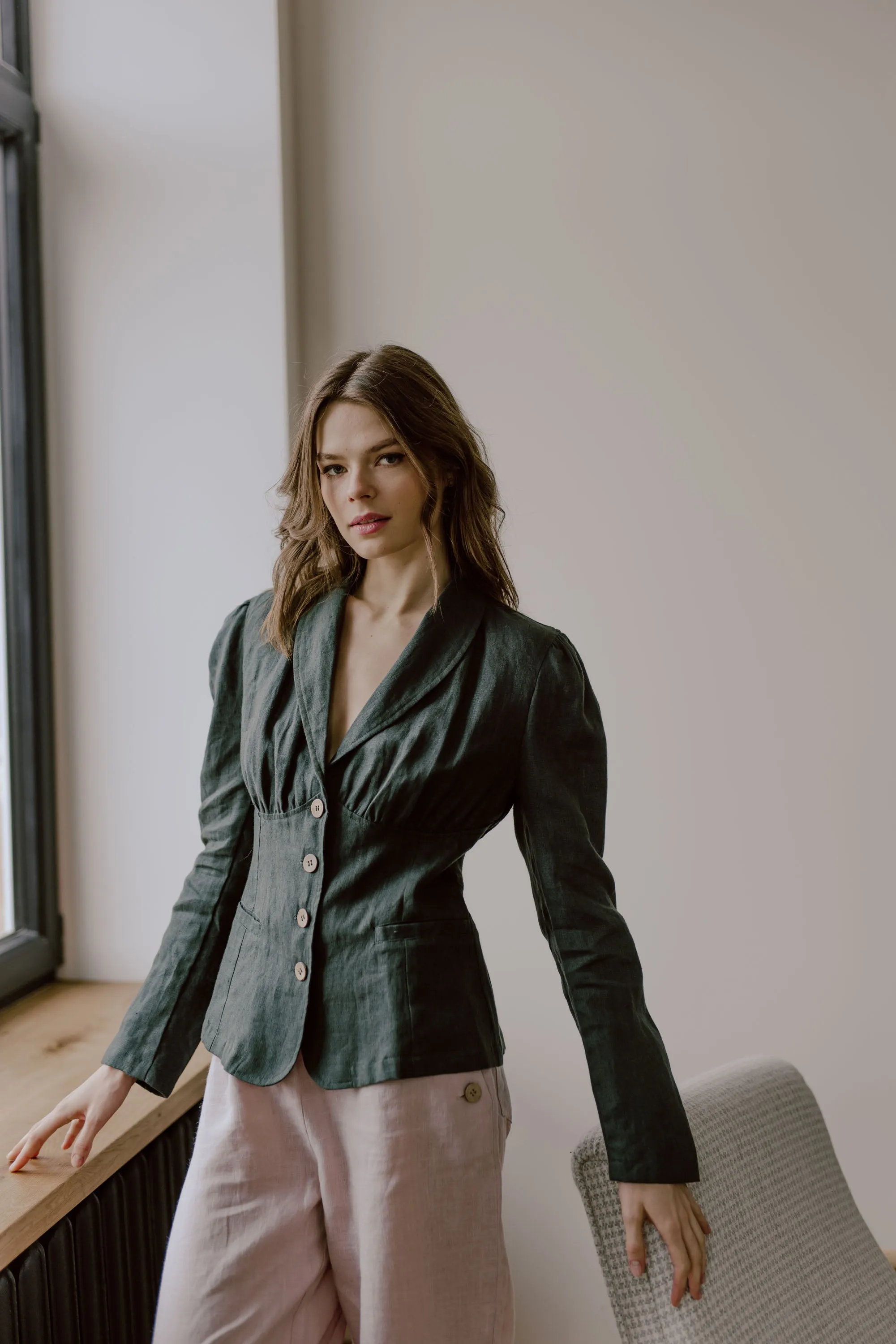 Neringa Fitted Linen Blazer