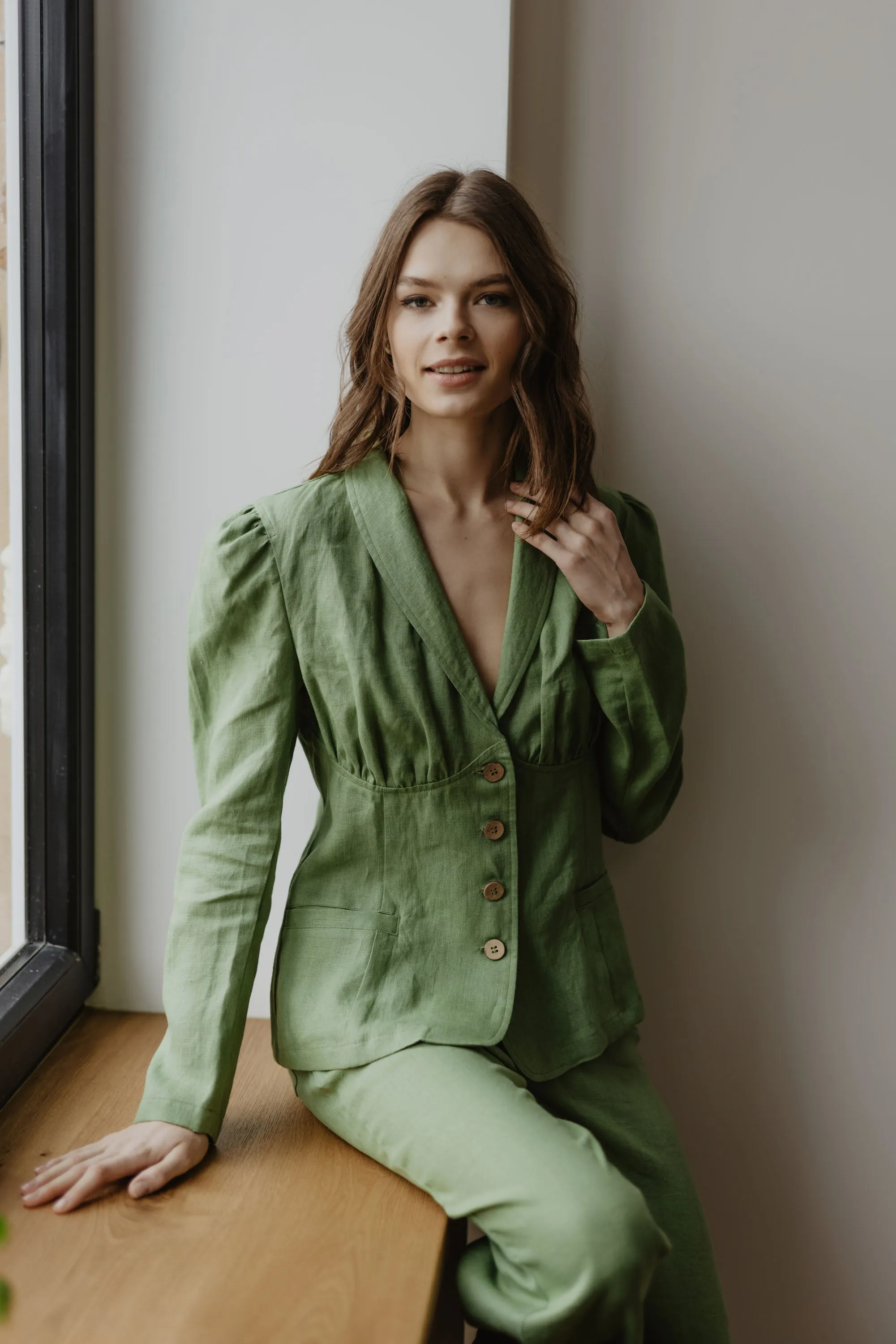 Neringa Fitted Linen Blazer