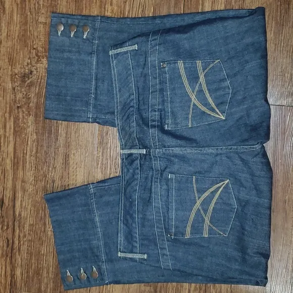 New Plus Size Tommy Hilfiger Crop Triple Button Leg Jeans Size 18