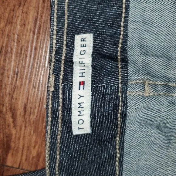 New Plus Size Tommy Hilfiger Crop Triple Button Leg Jeans Size 18