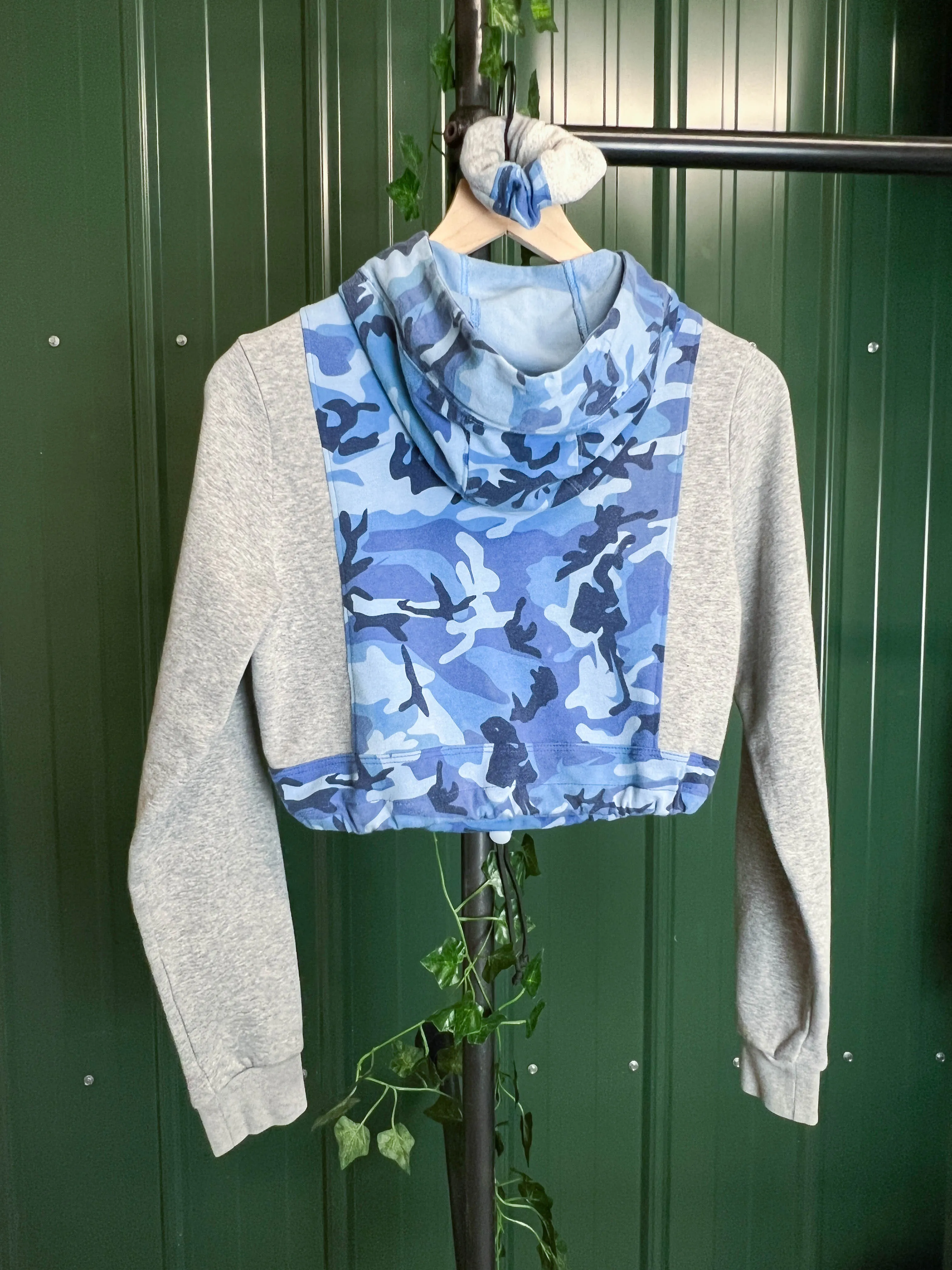 "1 of 1" Blue Nike Camo Crop (S)
