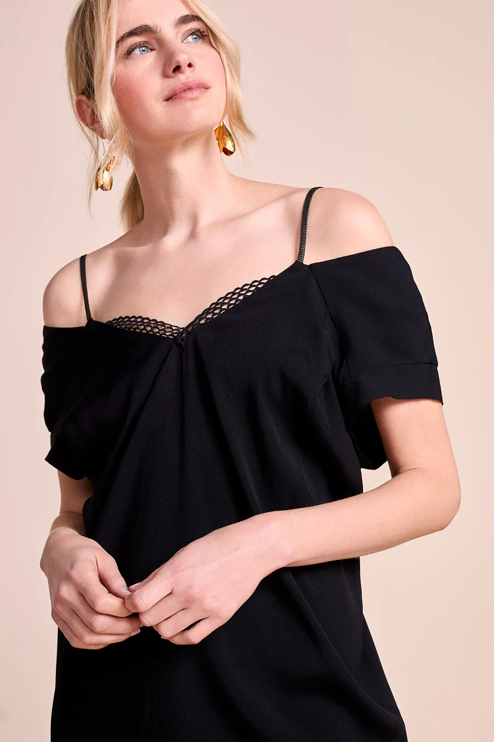 REIKA - Robe noire avec bretelles fantaisie