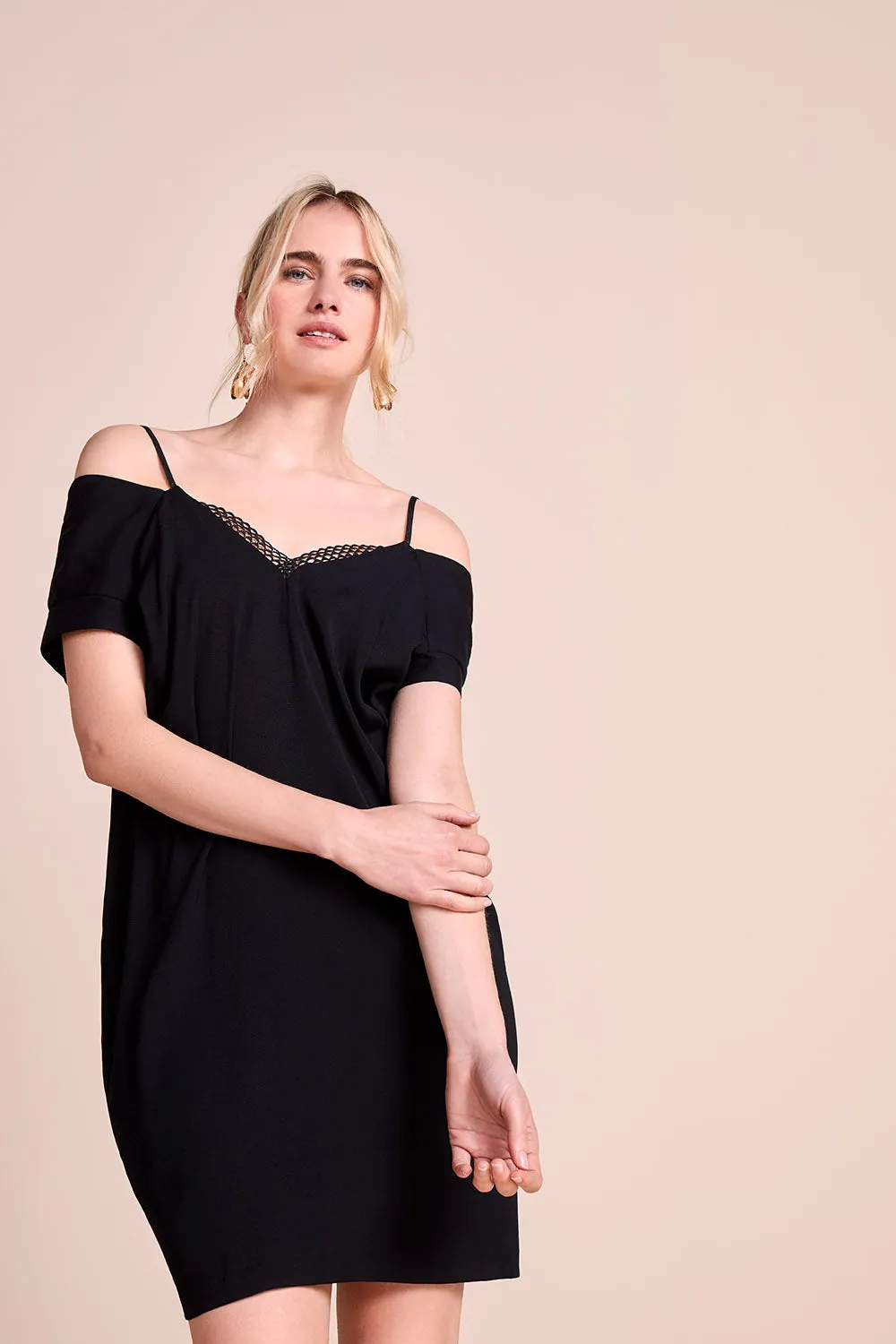 REIKA - Robe noire avec bretelles fantaisie
