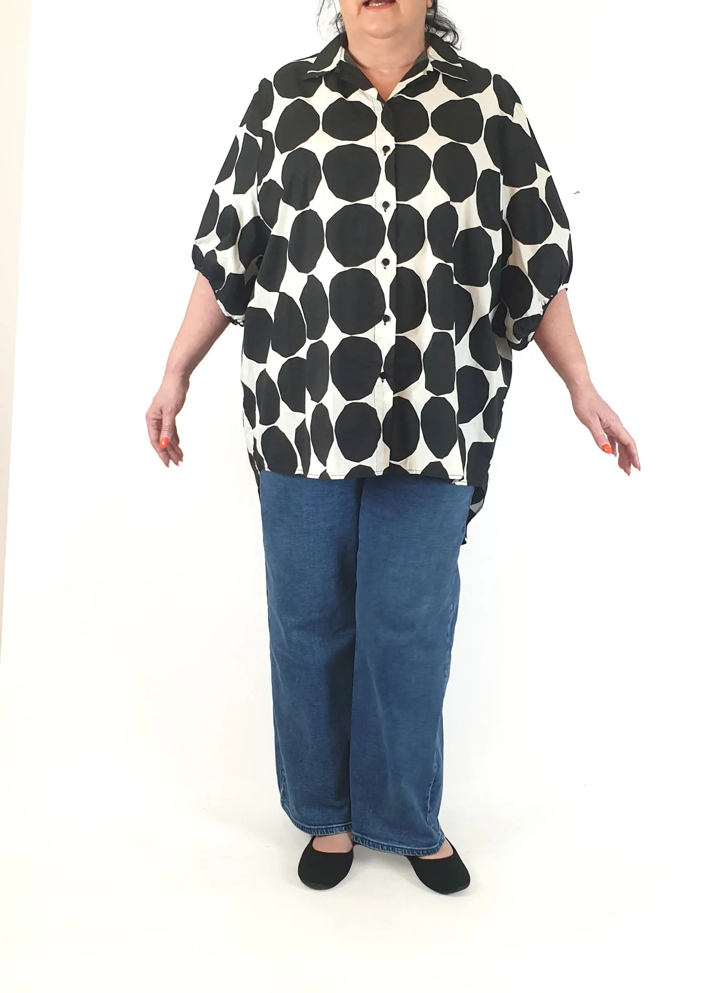 Slate the Label black and white polka dot oversize short sleeve shirt size M/L