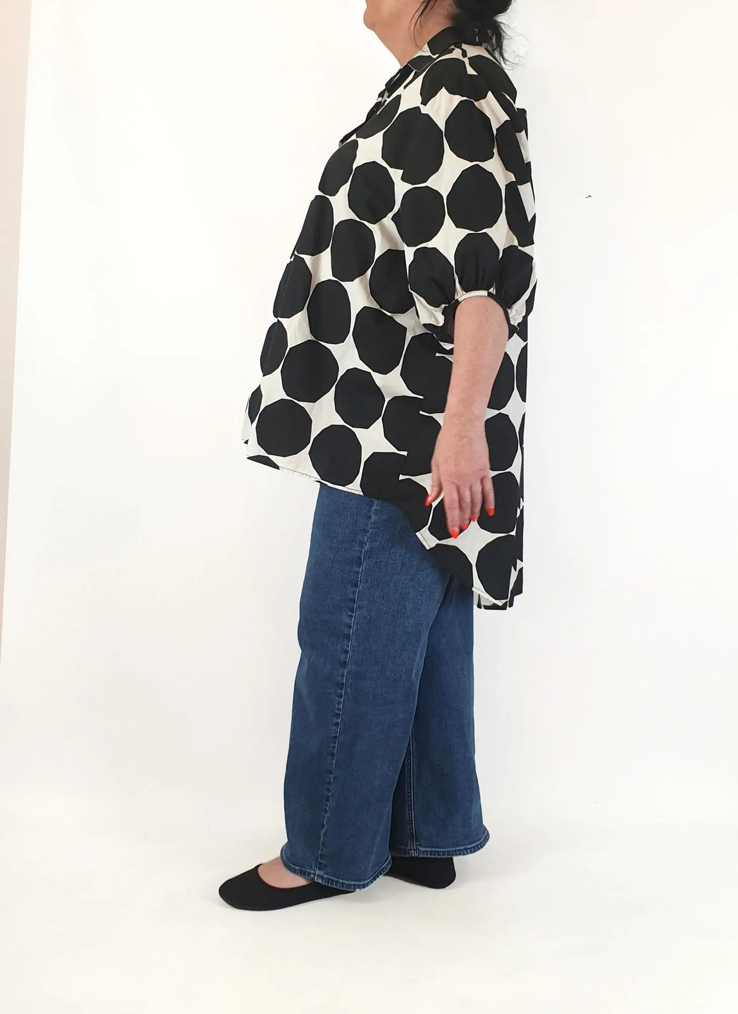 Slate the Label black and white polka dot oversize short sleeve shirt size M/L
