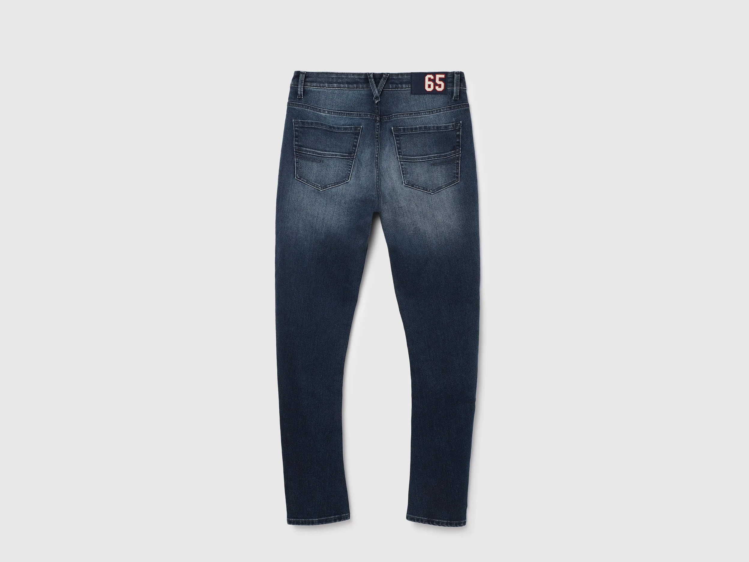 Solid Pattern Carrot Fit Jeans