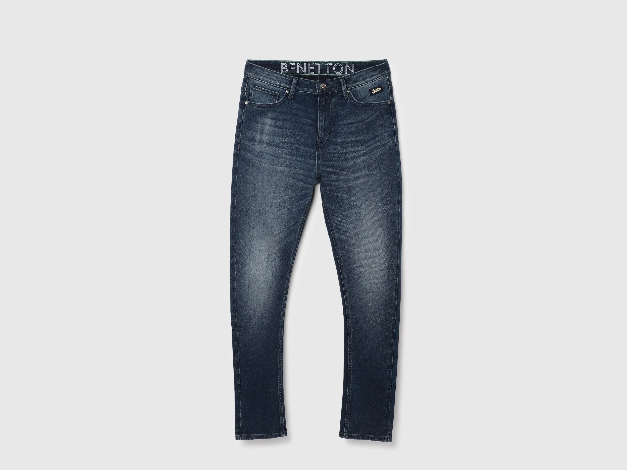 Solid Pattern Carrot Fit Jeans