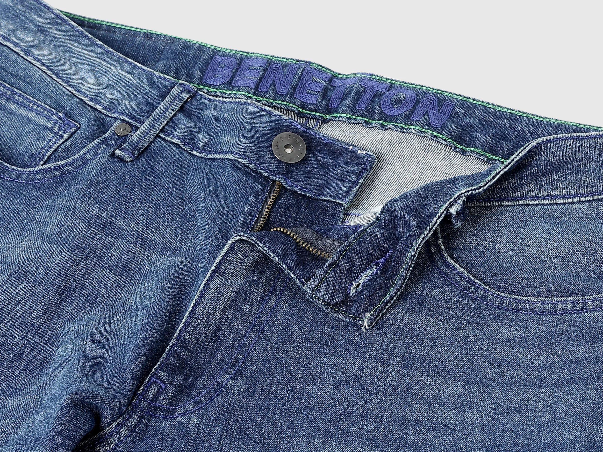 Solid Slim Tapered Fit Jeans
