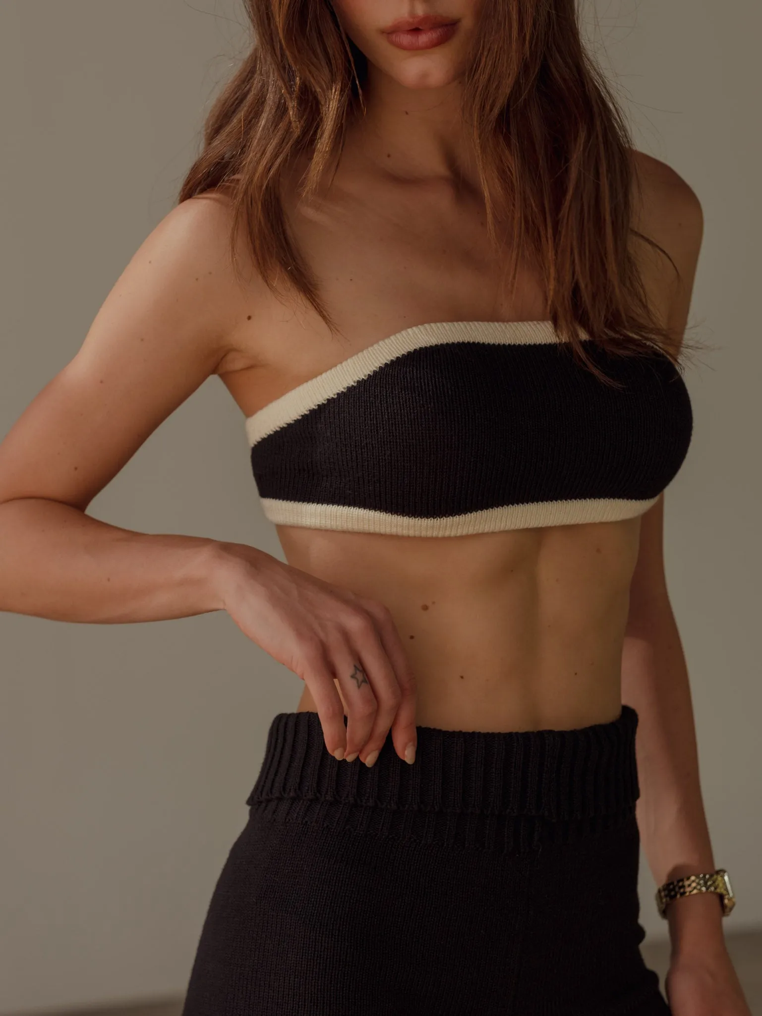 STRAPLESS TIE KNIT TOP - BLACK & CREAMY