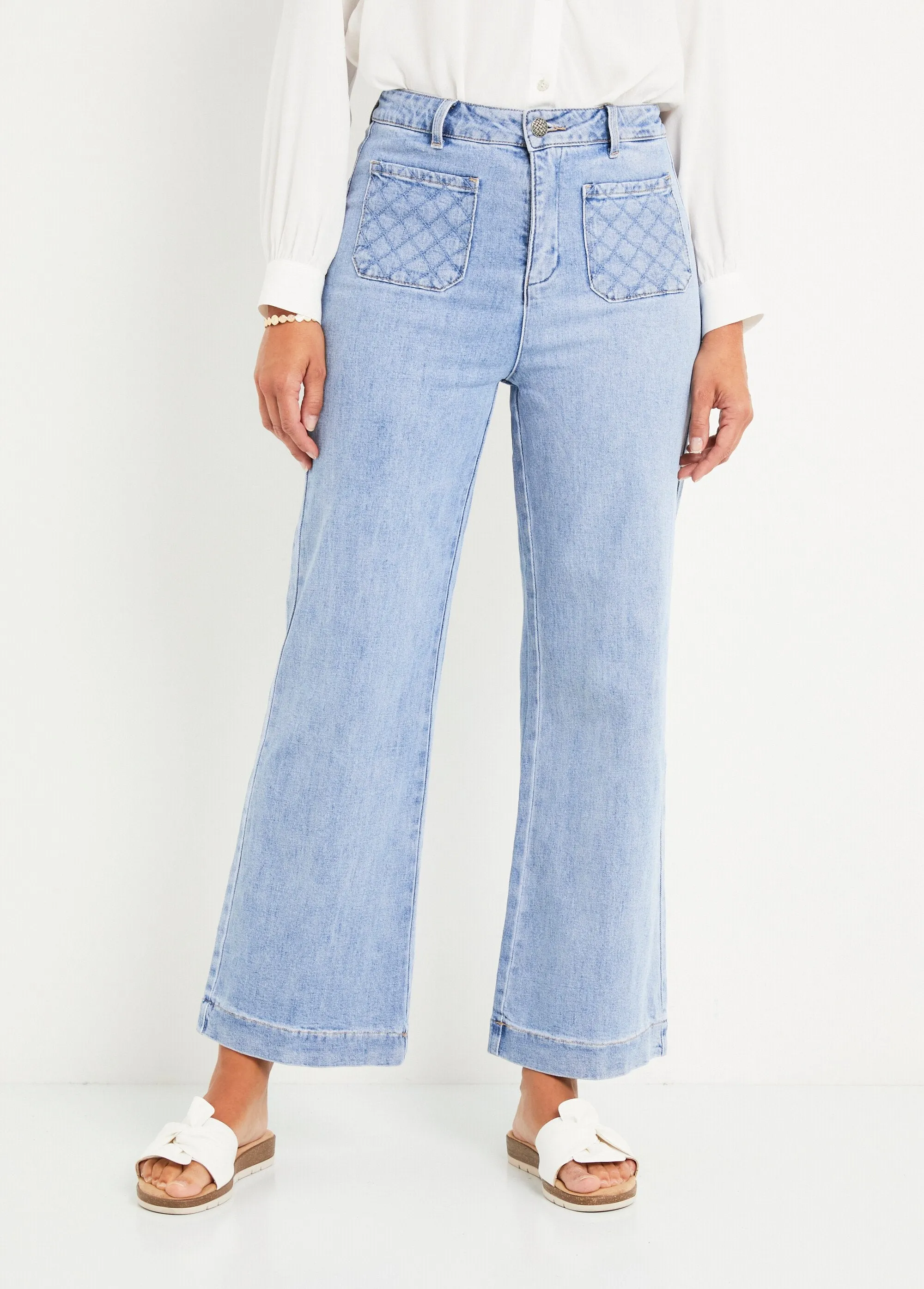 Stretch flare jeans with patch pockets