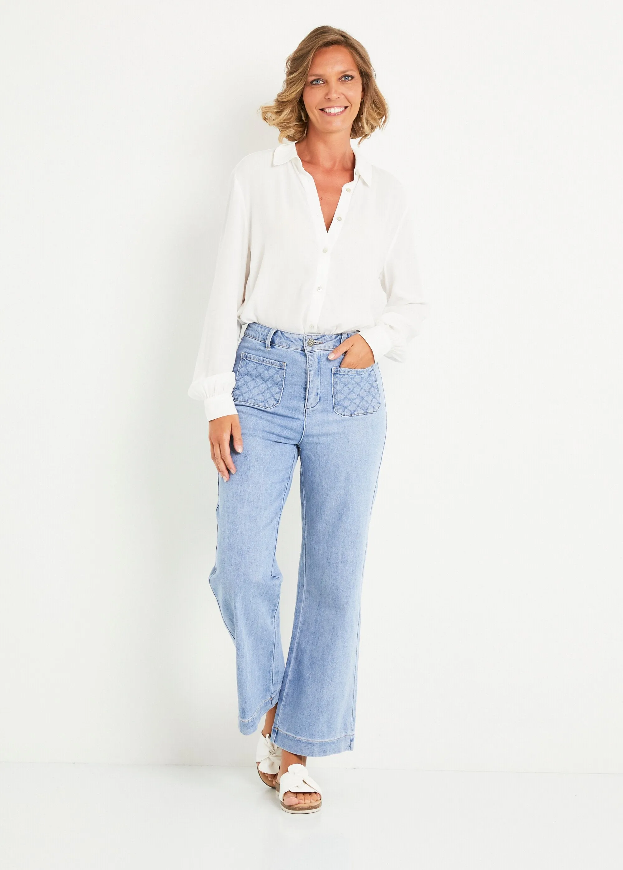 Stretch flare jeans with patch pockets