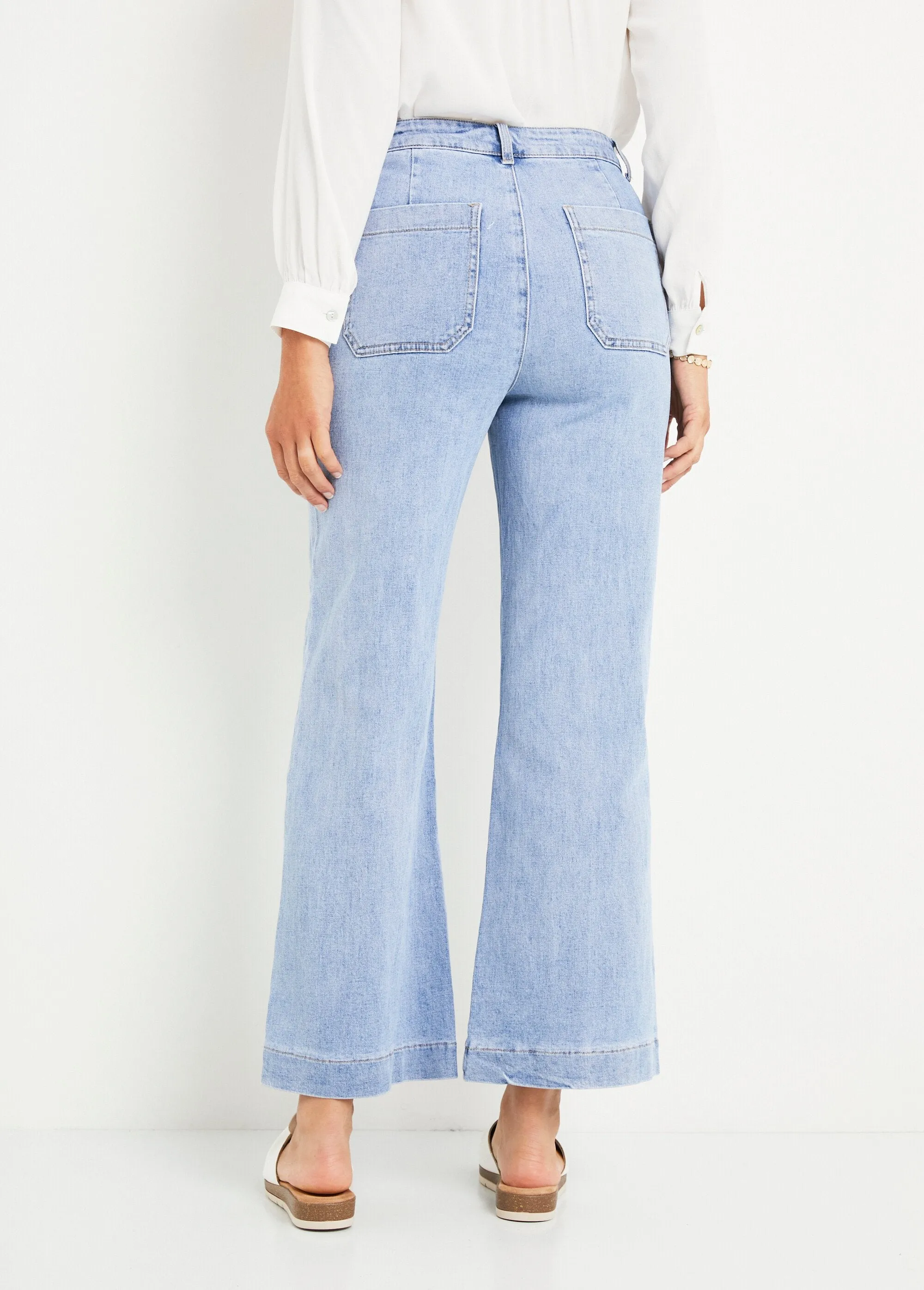 Stretch flare jeans with patch pockets