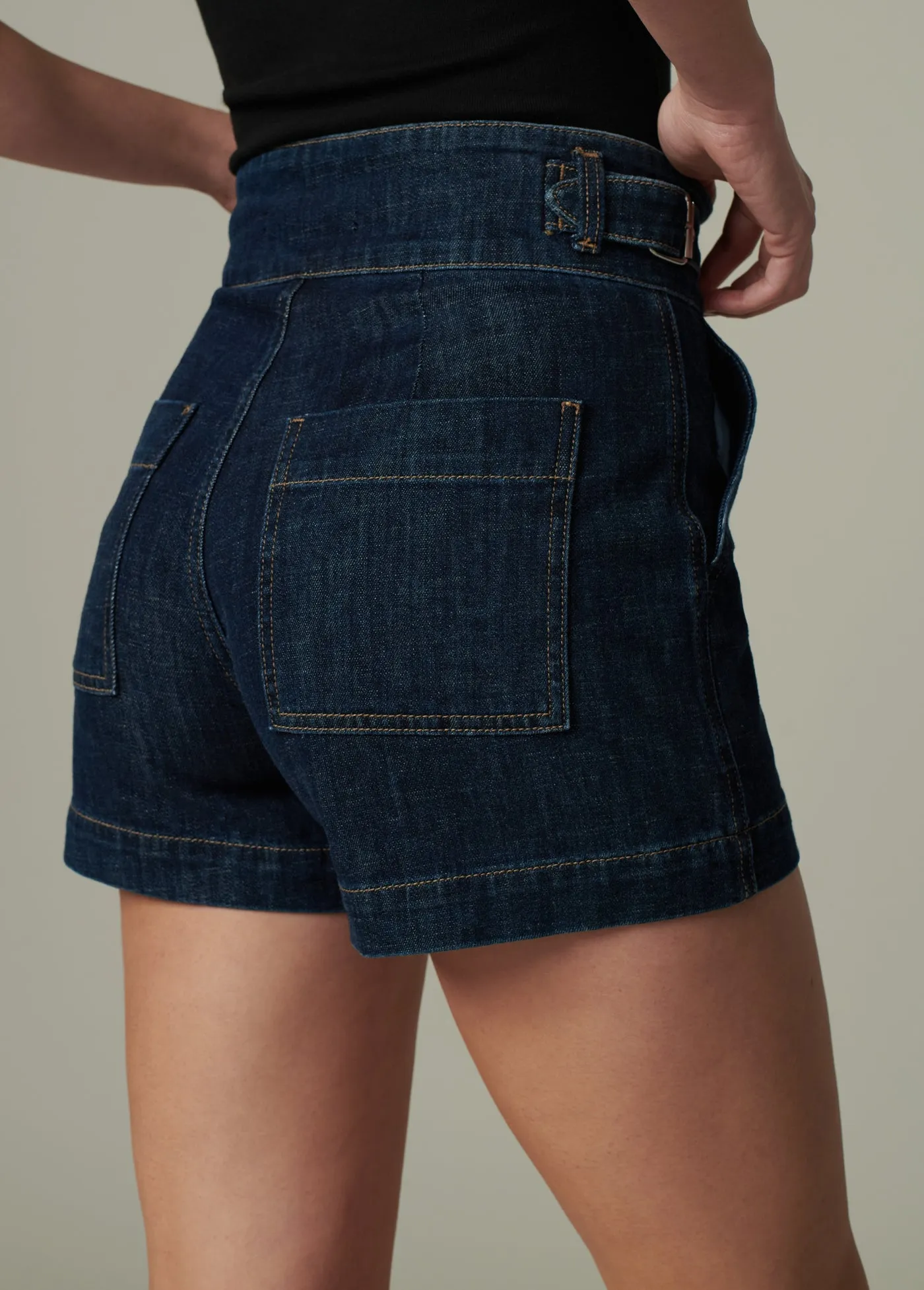 THE DOUBLE BUCKLE SAILOR SHORT